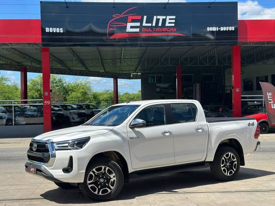 TOYOTA HILUX 2.8 D-4D TURBO DIESEL CD SRX 4X4 AUTOMÁTICO TOYOTA HILUX 2.8 D-4D TURBO DIESEL CD SRX 4X4 AUTOMÁTICO
